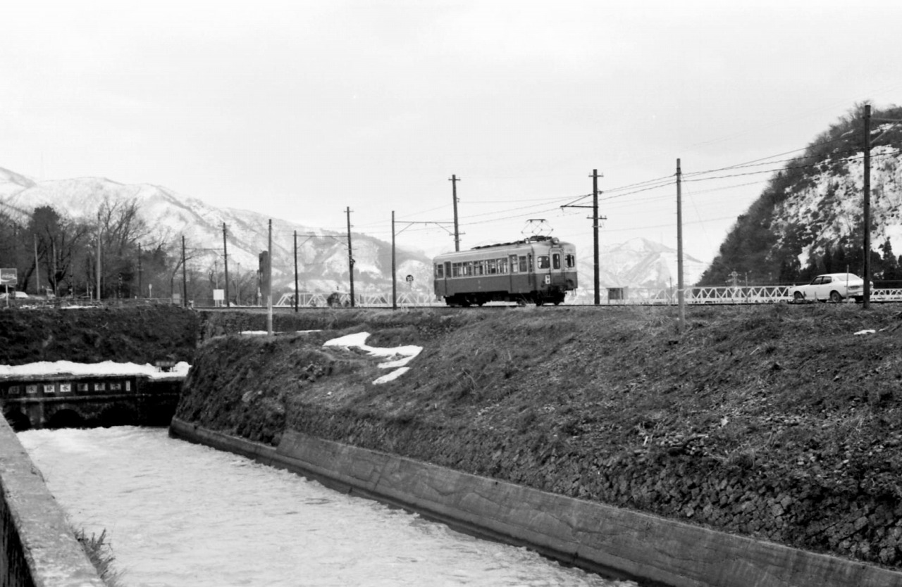 北陸鉄道モハ3740形電車